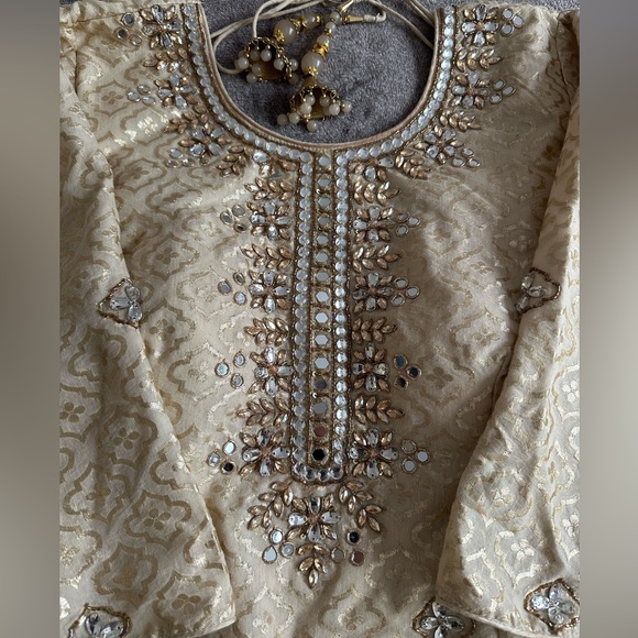 Sharara suit - Picture 2 of 4